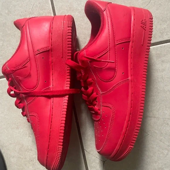 Red Air Force ones - Picture 3 of 6